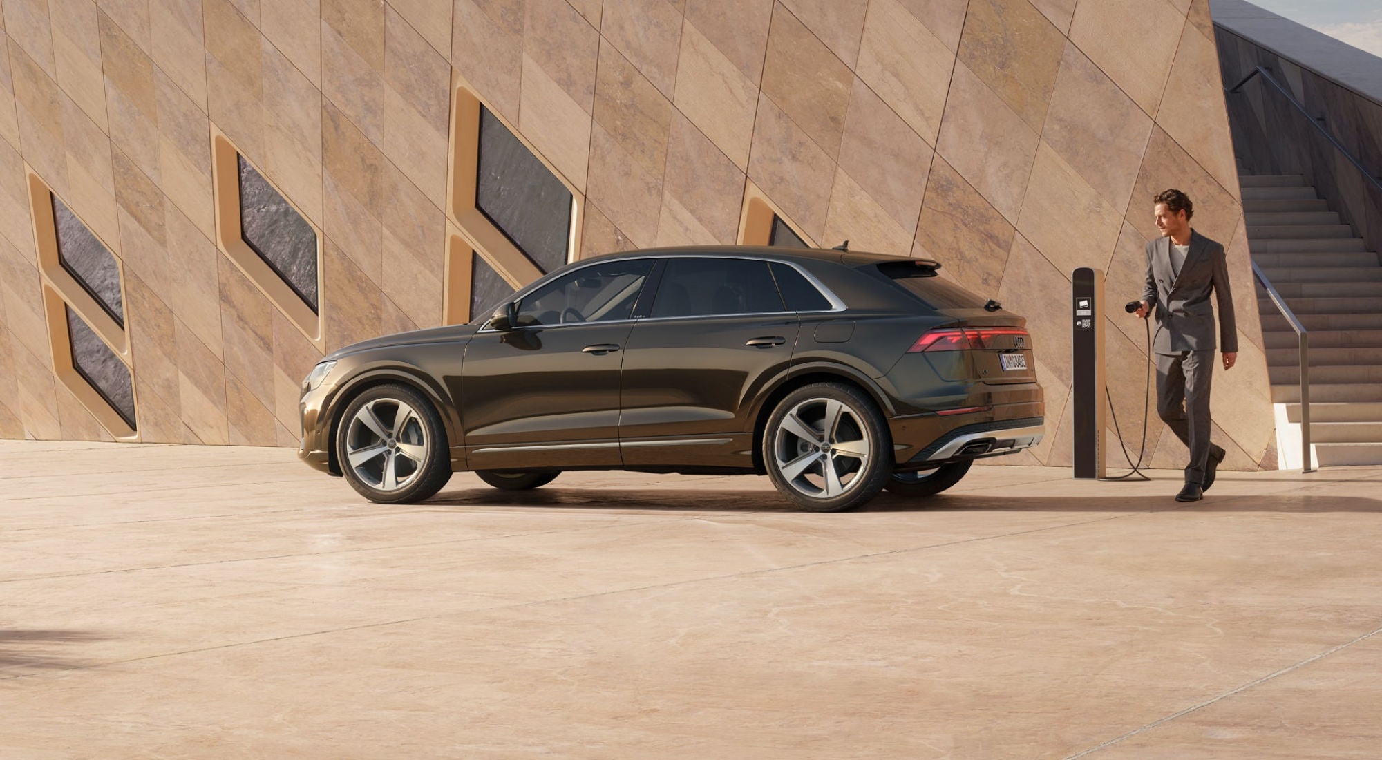 Q8 SUV e-hybrid